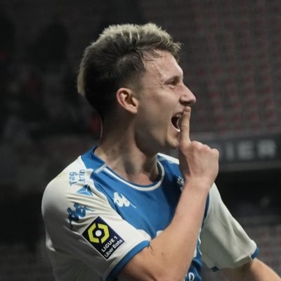 Les derbys de la côte d'azur c'est assez simple, 90min d'une balle poussée dans tout les sens, et à la fin, ce sont les monegasques qui gagnent.
UM94. Roca.