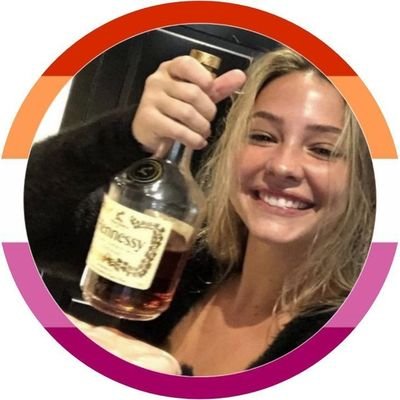 lesbianismoifp's profile picture. 