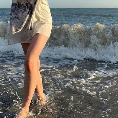 arabellas77's profile picture. young, wild, and free..