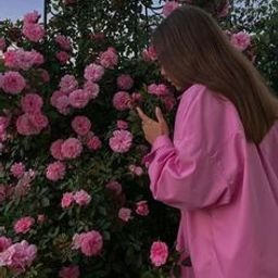 I never feel lonely, to put it romantically, I am completely free.