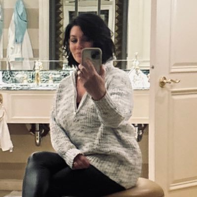 erin_c323's profile picture. 