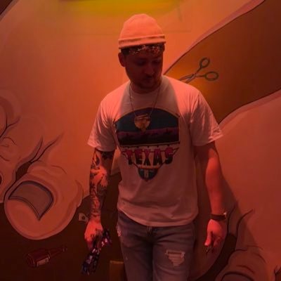 EliAustin10's profile picture. 