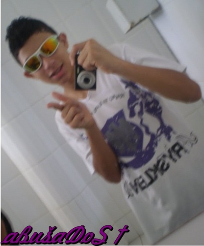 http://t.co/5jUYFUVVPw 
add meu face ? ;D