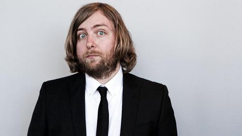 Norges STØRSTE late night talkshow...om formiddagen. Sørger for underholdning, underholdning, underholdning på NRK P3 søndager kl 12-14.