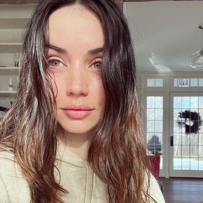 Armas_Fans's profile picture. Actress 🌹