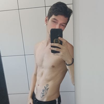 Ator, biólogo e aspirante a xamã contemporâneo.