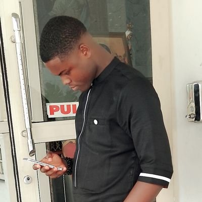 Serenesoundz's profile picture. KEYBOARDIST 🎹  VIDEO EDITING AND ANIMATION || CRYPTO ENTHUSIAST|| W/H SUPERVISOR @DP_WORLD ||CHELSEA 💙