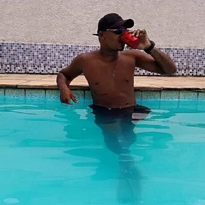 MunizBarbosa_09's profile picture. Viver é melhor q sonhar, eu Sonho pra sobreviver 🙌🎶

#CRF   🔴⚫