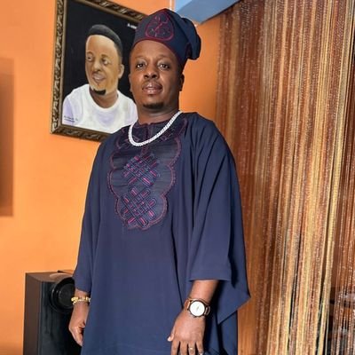 Mmirinaezuruoha's profile picture. Football lover, Manchester United fan.
Old account suspended.