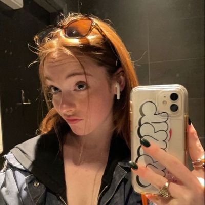 iremgokyuzunde's profile picture. selam