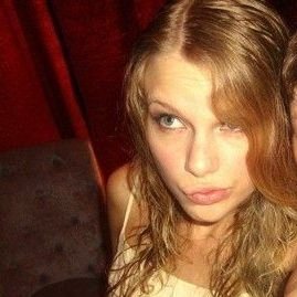 merikoyoko's profile picture. • 22 • kendi kendime konuşuyorum, her şey profesörüyüm 😌