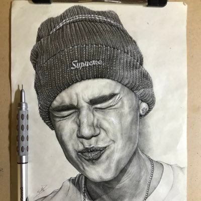 2001__IL's profile picture. 請禮貌 INFJ 也喜精壯&小麥色🤎