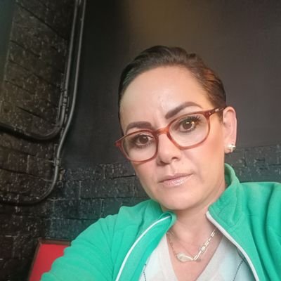 EsmeGonzaR's profile picture. 