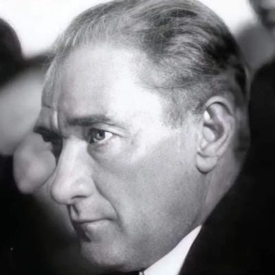 'BİR BİLEN'
Şu Çılgın Türk.
Türk soyundan Avşar boyundan Kuğuoğullarından.
Atatürkçü,Kuvvacı,Nihrir.
Yatırım Uzmanı.