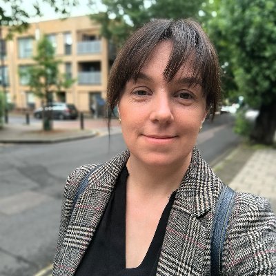 Interested in the cognitive neuroscience of memory, statistics, the philosophy of science. Senior lecturer at London South Bank University. SFHEA. She/her