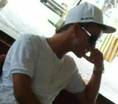 Tallison Aaron Fernandes , 06 -01-1995 , Minas Gerais , Louco apaixonado , I Belong To Jesus ..     ☮