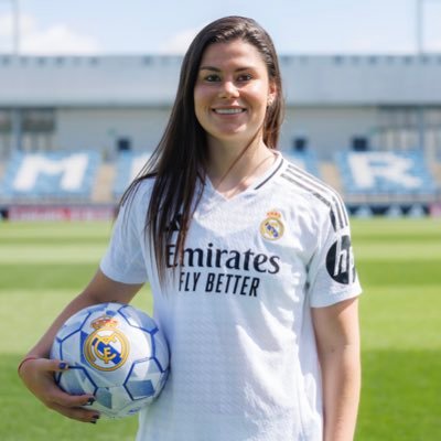 PRO player at @realmadridfem / @sefutbolfem 👟 @pumafootball 🤝 Management: @futbol_core 📲 Social Media: @uncafemedia