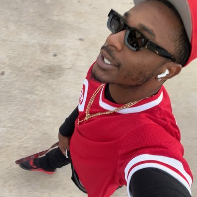 Dthagoat14's profile picture. Love the #lakeshow love talking basketball more tho