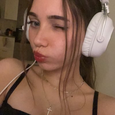 sub for @TOGfoxes streaming on https://t.co/HNV5BQntMv :3