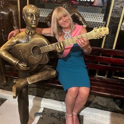 sarmunz's profile picture. Child of the music