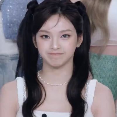 ᨓ ♡, 작은 호박: https://t.co/eMHPJRg7dA 𝗂𝖫𝖫𝖴𝗌𝗂𝖮𝗇 of 🍒’ a y★ungest crimson damsels fr. babymonster' ⚘, 𝘤͟𝘩͟𝘪͟𝘲͟𝘶͟𝘪͟𝘵͟𝘢.” 𔓕