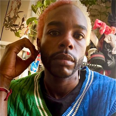 dwindamost's profile picture. came for the thirst traps but stayed for the comedy. hired goon of the Alphabet Mafia #gangganggang