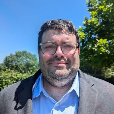 Co-fondateur de l'association TRAC. Secrétaire et responsable de la région Occitanie et Aquitaine du mouvement pour les animaux candidat sur la 1e circo du 64
