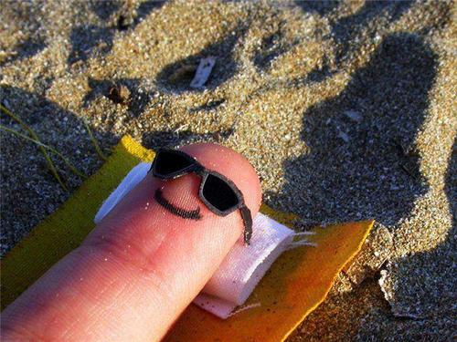 pilwaz's profile picture. Enjoying technology, design and minimalism. Occasionally writing, drawing & saying bullshit.