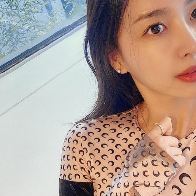 ElenorLee0310's profile picture. Strong and elegant woman who never stops chasing her dreams~