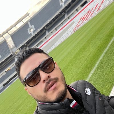 Apostador | Ex Futbolista y Viajero | De la vieja escuela de Códigos y Tradiciones | Rico en experiencias y próximamente rico en dinero |