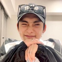 🍀 Pau’s Baby Tonight | Hit that PIÑATA (@junheester) 's Twitter Profile