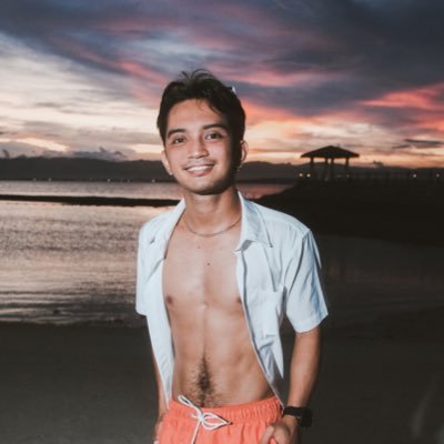 hemjaye's profile picture. i’ve cleaned enough houses to know how to cover up a scene 🥀