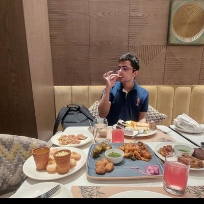 notshubhiee's profile picture. ??? and !!! era