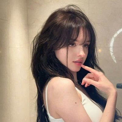 hazazsa's profile picture. 