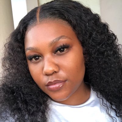 Legum Baccalaureus 👩🎓. Let Go and Let God❤️. PE based MUA 💄for bookings and enquiries please contact : 0813949776