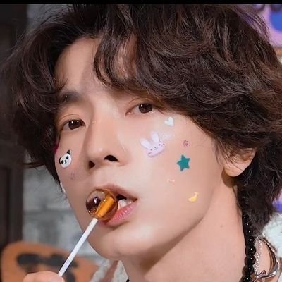 💙𝔀𝓮'𝓻𝓮 𝓷𝓸𝓽 𝓸𝓵𝓭 𝓫𝓾𝓽 𝓬𝓵𝓪𝓼𝓼𝓲𝓬💙
•🐺🐰#은해🌙☀️•ｂａｂｙｉｎｇ Ｄｄｏｈａｅ ２４／７•
I'll be Donghae's fixed partner from now on. - Hyukjae, 170714•