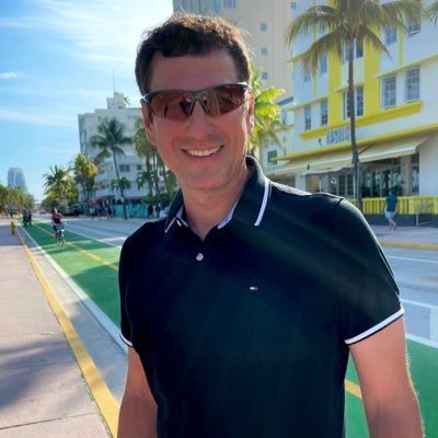 royvonelbberg's profile picture. Roy von Elbberg / Photograph. Fashion, Editorial & Advertising Photographer Roy von Elbberg based in Berlin - Germany