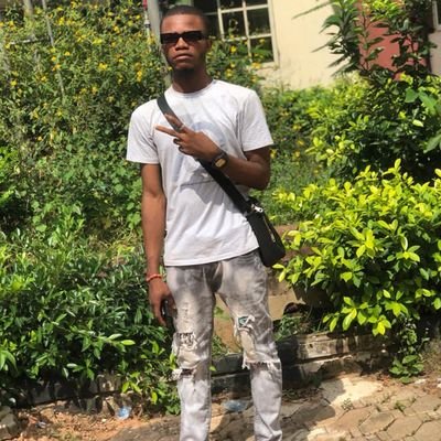 MmiriOmasapele's profile picture. 💈Barber| Investment Banker| Politician| Determined & goal Oriented| Individualist| Conservative|Agbafian. 🤓