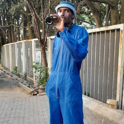 ☆ Coffee Enthusiast
☆ Music Producer
☆ Painter/Carpenter
☆ Unprofessional Physicist
◇ Two Metres Tall (6''7')