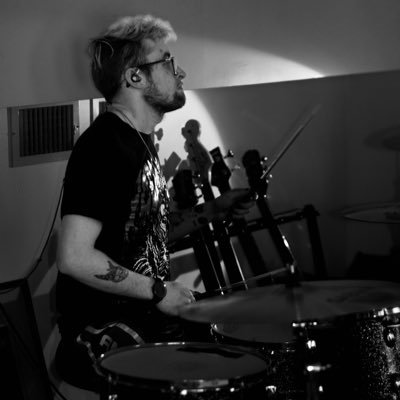 Singer/Musician||drummer for diet lemon || Speedrunner|| He/They-26 TWITCH: https://t.co/F5tlAC0sEl YOUTUBE: https://t.co/vIFVNxaLSC