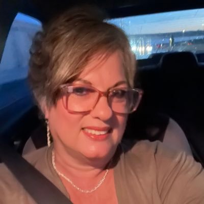 CandyCortes0609's profile picture. Proverbios 31:10 NTV ¿Quién podrá encontrar una esposa virtuosa y capaz? Es más preciosa que los rubíes.