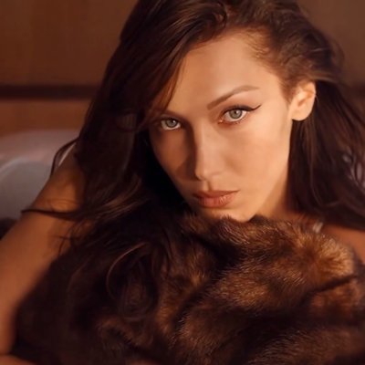 fan account giving you daily dose of the supermodel Bella Hadid🦋