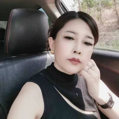 fngyjn1418003's profile picture. 微笑不一定是礼貌，也可能是警告。