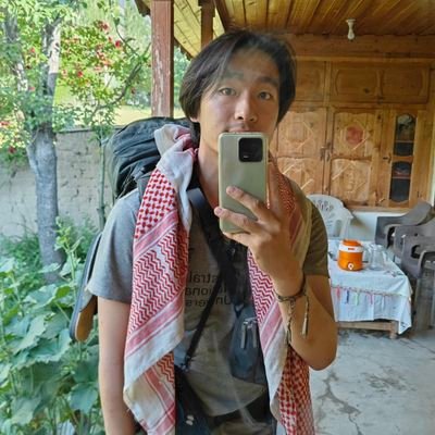 lzlsub's profile picture. Probably a human