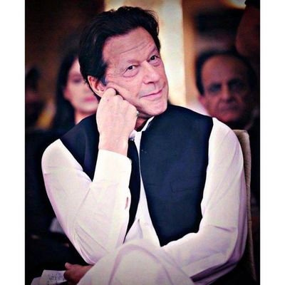 meenii_here's profile picture. The 'F' in Pakistan stands for 'Freedom of Speech : ) 🙏🏻♥️