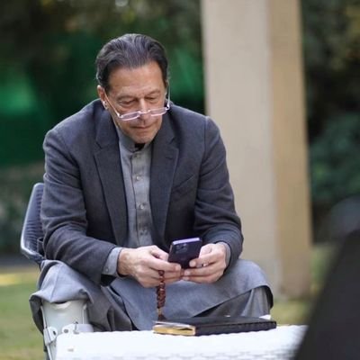 كُلُّ مَنْ عَلَيْهَا فَانٍ
(،،،زمین پر جتنی مخلوق ہیں سب فنا ہونے والے ہیں،، )