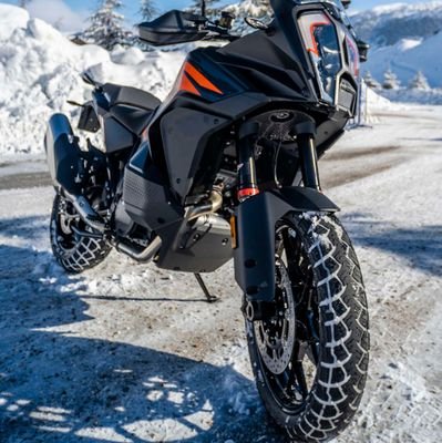 quimqim's profile picture. God raises