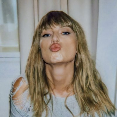 ivylakesx's profile picture. hopelessly devoted to folklore