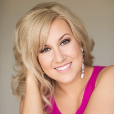 Marine Wife. Mama. Social Worker. Golfer. Pageant Queen. Indiana University & ΑΔΠ Alumna.