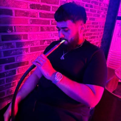 GiantShowYo's profile picture. 23 | Video editor 💻 | YouTube 🏈 | 🇵🇰🕌